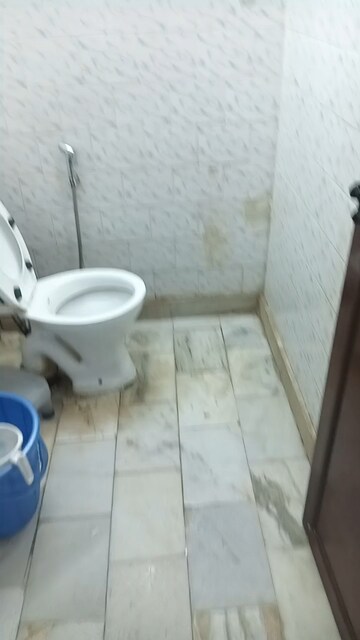 Bathroom in 1 BHK Builder Floor at Lajpat Nagar ii – for Rent