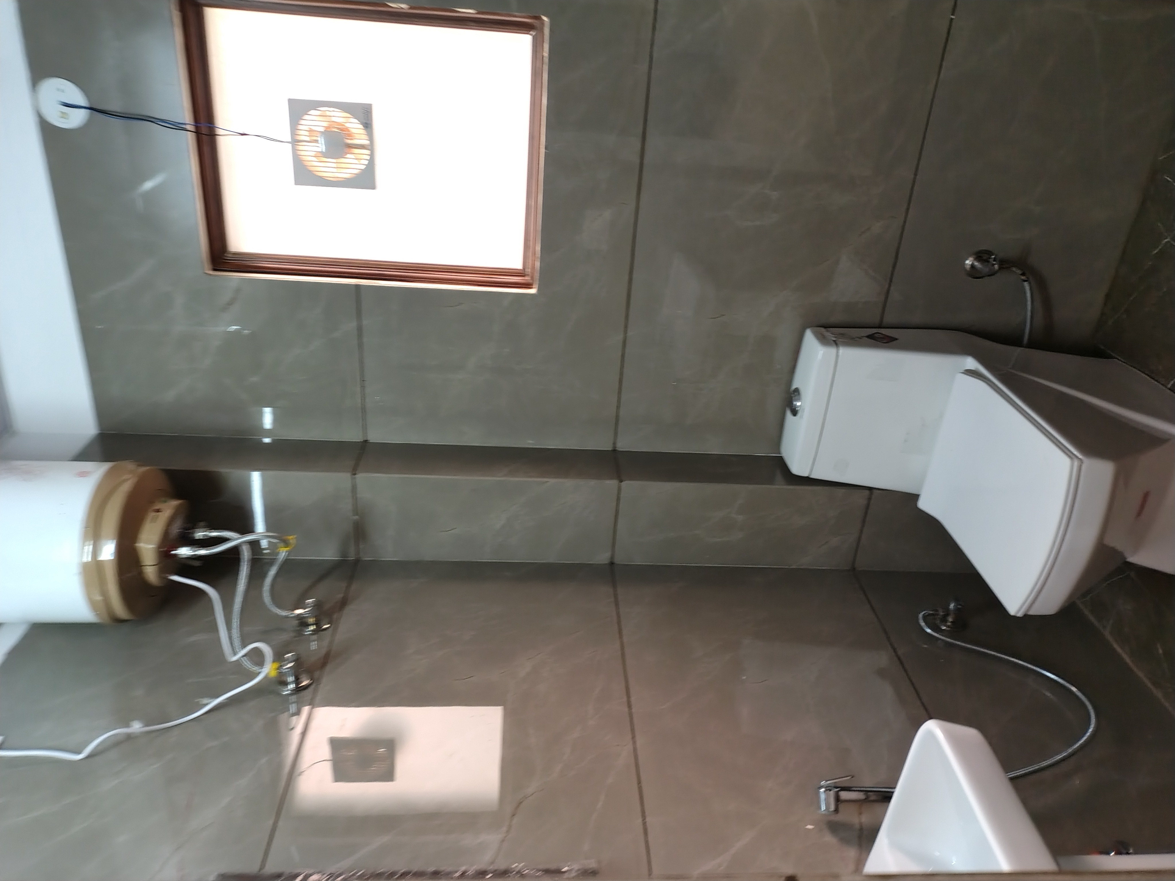 1 Rk  280 Sq.Ft. Builder Floor in Green Wood City