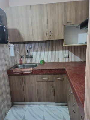 Room in 1 BHK Builder Floor at Huda Market, Sector 31 – for Rent