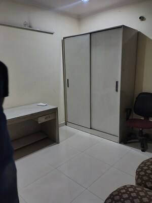 Furnished Amenities in 1 BHK Builder Floor at Huda Market, Sector 31 – for Rent