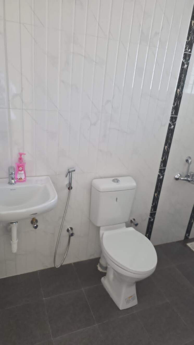 Bathroom, mittal-sun-city-ambegaon 2 Bedroom 858 Sq.Ft. Apartment In Ambegaon Budruk Pune 9705860