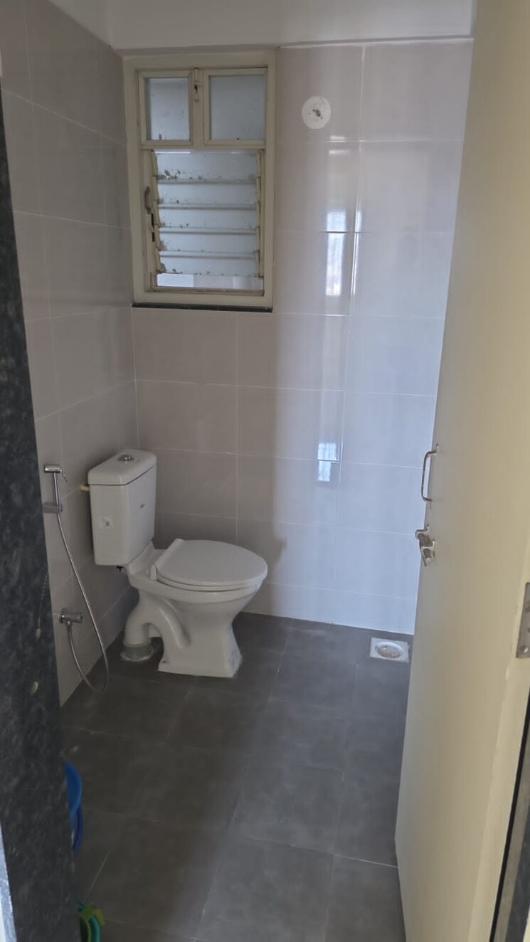 Bathroom, mittal-sun-city-ambegaon 2 Bedroom 858 Sq.Ft. Apartment In Ambegaon Budruk Pune 9705860