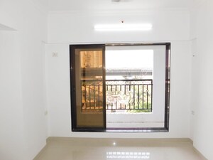 Room in 3 BHK Apartment at Dn Nagar – for Rent