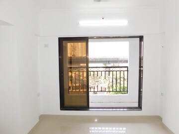 Room in 3 BHK Apartment at Dn Nagar – for Rent