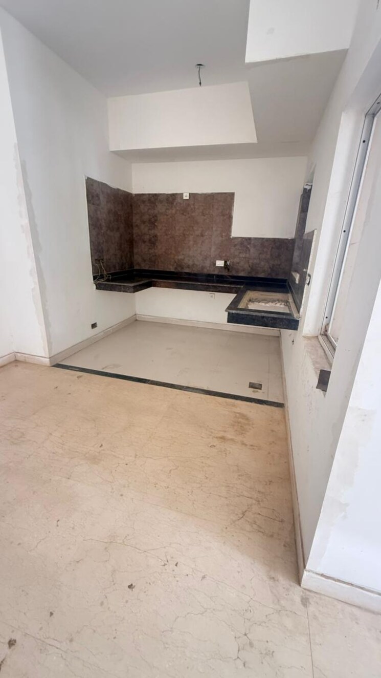 Room, bptp-astaire-garden-monet-floors 3 Bedroom 2512 Sq.Ft. Builder Floor In Sector 70a Gurgaon 9705868