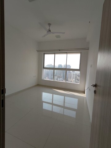 Bedroom in 2 BHK Apartment at Wadhwa Pristine, Matunga West – for Rent