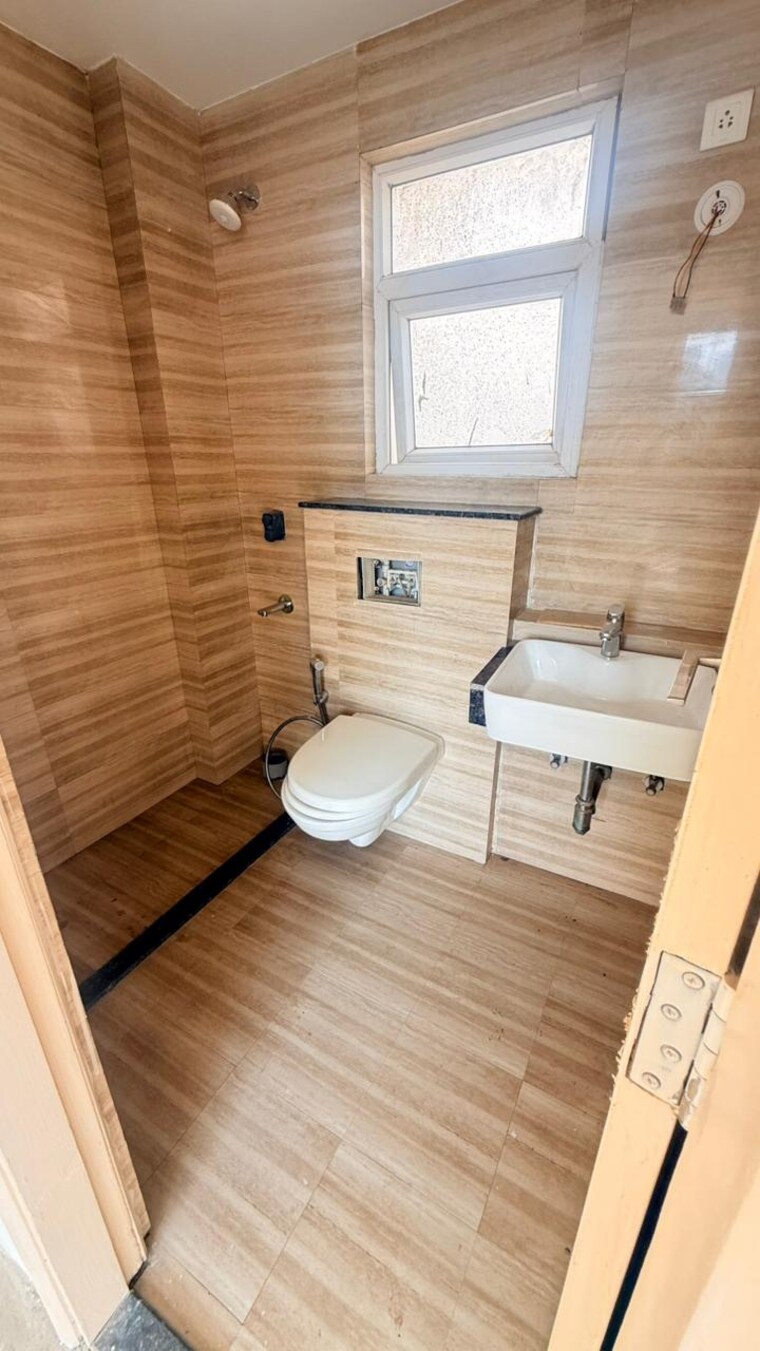 Bathroom, bptp-astaire-garden-monet-floors 3 Bedroom 1428 Sq.Ft. Builder Floor In Sector 70a Gurgaon 9705881