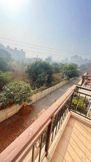 Balcony in 3 BHK Builder Floor at Bptp Astaire GardeN-Monet Floors, Sector 70a – for Sale