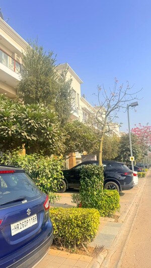 4 BHK Builder Floor – Garden View at Bptp Astaire GardeN-Monet Floors, Sector 70a - for Sale