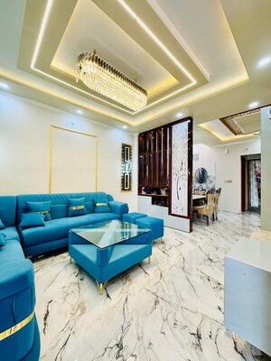 Bedroom in 3 BHK Independent House at Gomti Nagar – for Sale