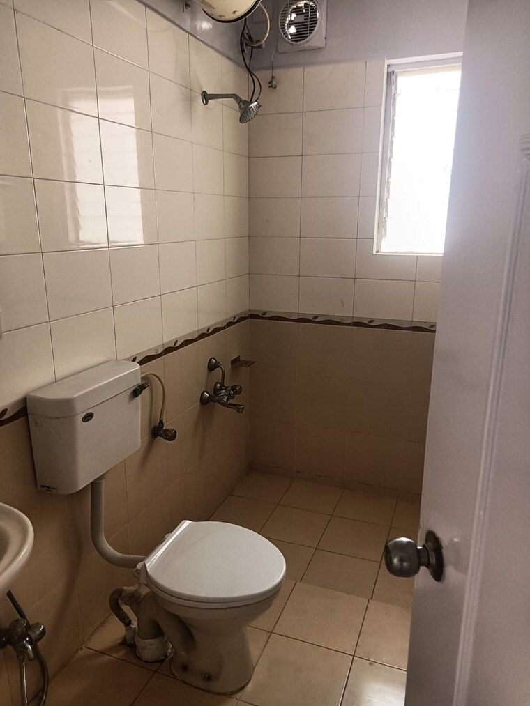 Bathroom, rohan-silver-gracia 2 Bedroom 677 Sq.Ft. Apartment In Ravet Pune 9705890