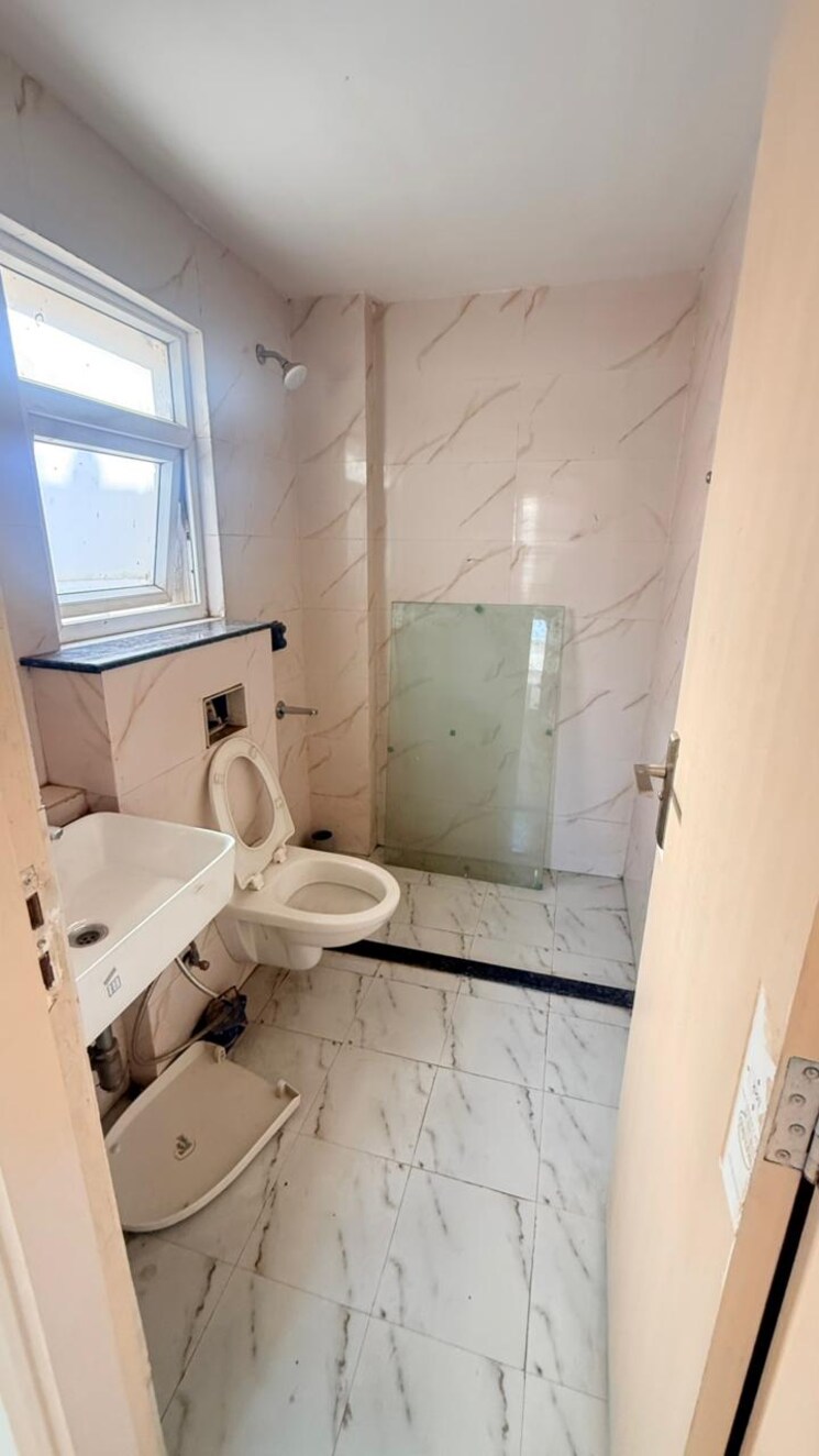 Bathroom, bptp-astaire-garden-monet-floors 3 Bedroom 1149 Sq.Ft. Builder Floor In Sector 70a Gurgaon 9705894