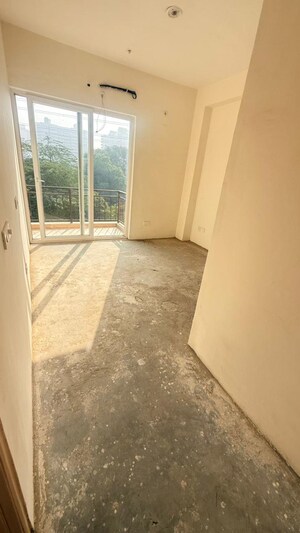 Room in 3 BHK Builder Floor at Bptp Astaire GardeN-Monet Floors, Sector 70a – for Sale