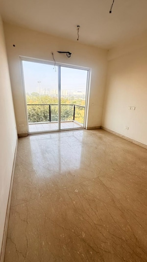 Room in 3 BHK Builder Floor at Bptp Astaire GardeN-Monet Floors, Sector 70a – for Sale