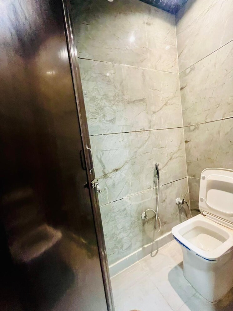 Attached Bathroom, dwarka mor 2 Bedroom 540 Sq.Ft. Builder Floor In Dwarka Mor Delhi 9705898