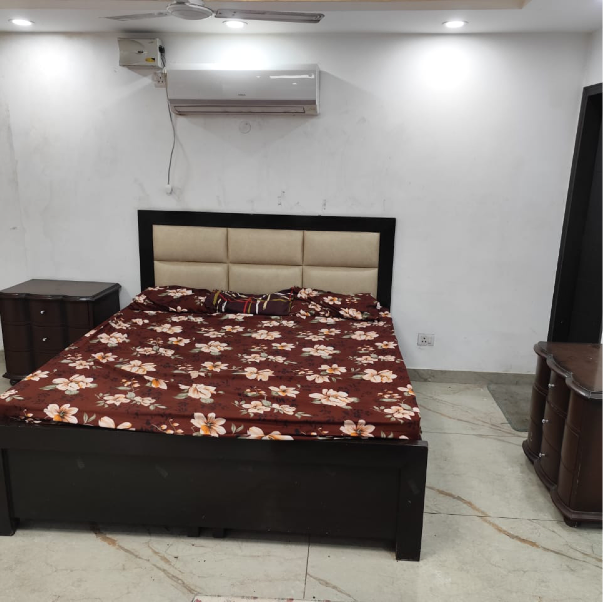 1 BHK + Study Room Builder Floor For Rent in Saket