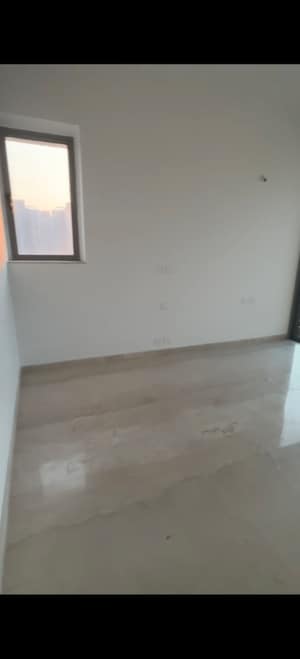 Room in 3 BHK Apartment at Kalpataru Immensa H, Kolshet Road – for Sale
