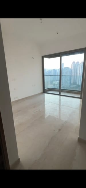 Room in 3 BHK Apartment at Kalpataru Immensa H, Kolshet Road – for Sale