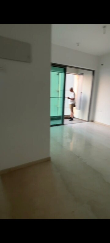 Room in 3 BHK Apartment at Kalpataru Immensa H, Kolshet Road – for Sale