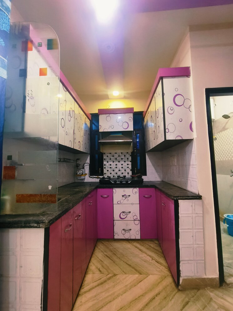 Kitchen, dwarka mor 3 Bedroom 810 Sq.Ft. Builder Floor In Dwarka Mor Delhi 9705931