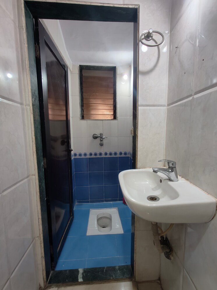 Bathroom, golden-park-complex 2 Bedroom 950 Sq.Ft. Apartment In Gokul Nagar Thane 9705945
