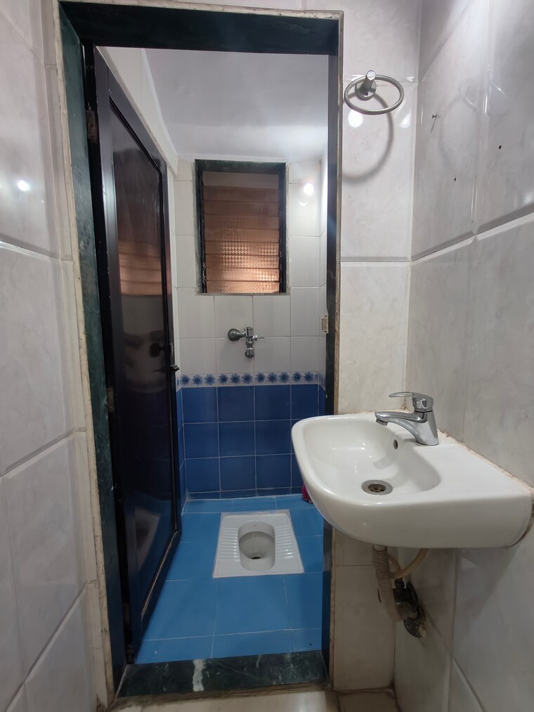 Bathroom, golden-park-complex 2 Bedroom 950 Sq.Ft. Apartment In Gokul Nagar Thane 9705945