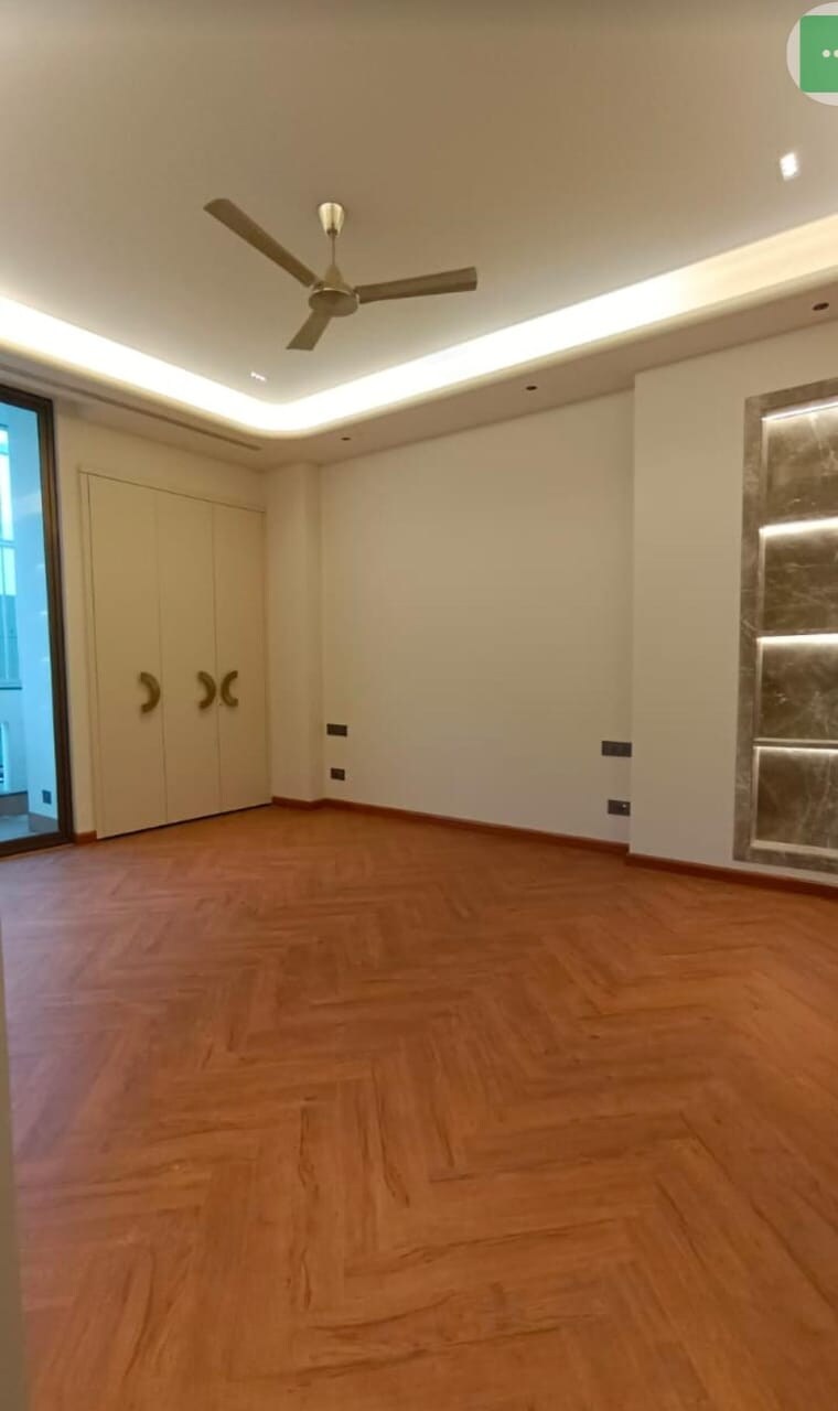 Room, greater kailash i 4 Bedroom 4500 Sq.Ft. Builder Floor In Greater Kailash I Delhi 9705954