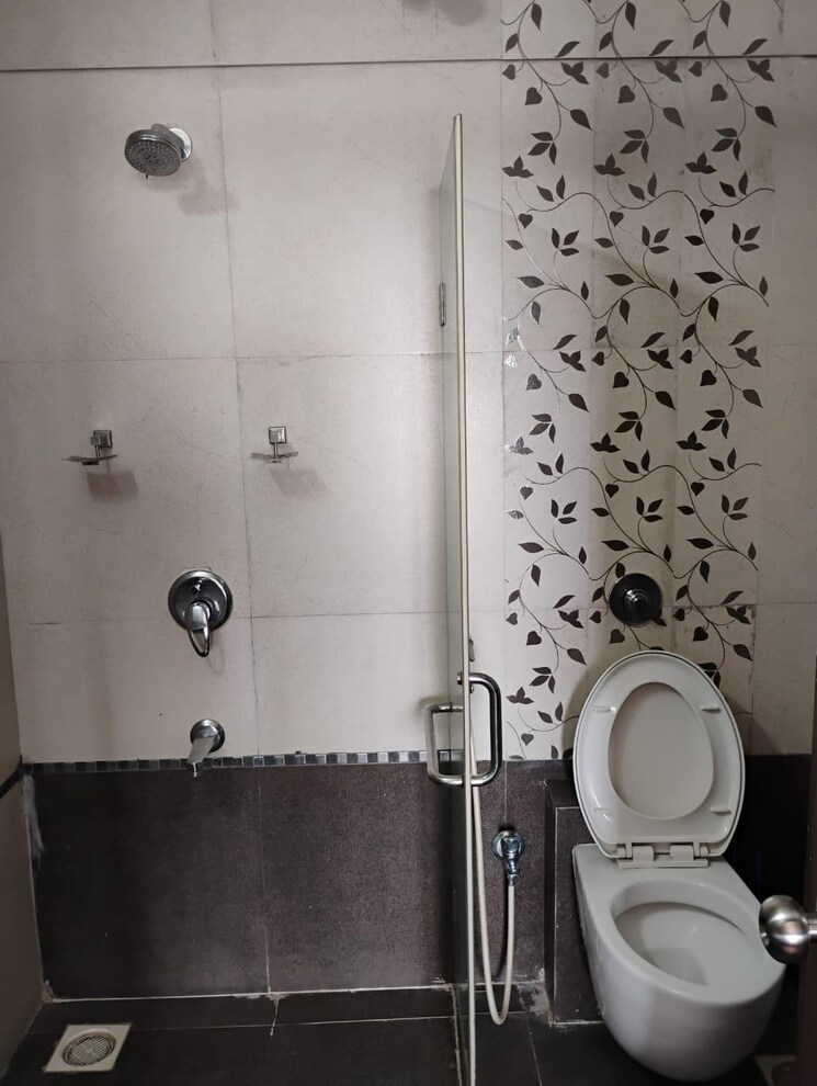 Bathroom, hdil-metropolis-residences 3 Bedroom 1631 Sq.Ft. Apartment In Andheri West Mumbai 9705964