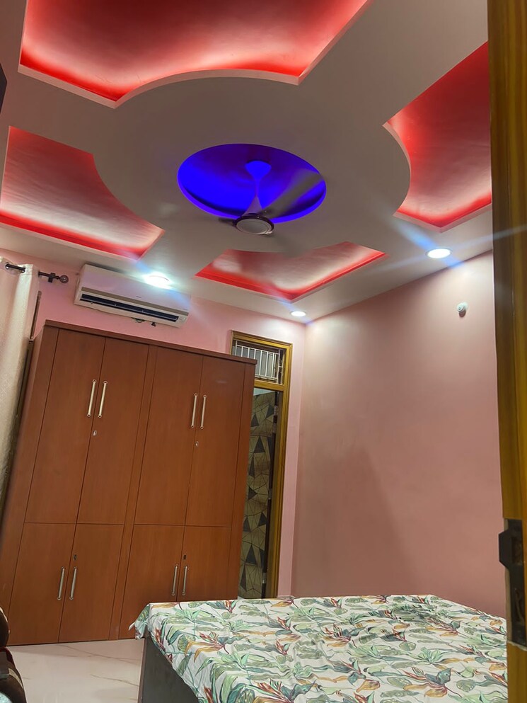 Room, gomti nagar Pg For Boys & Girls In Gomti Nagar 9705977