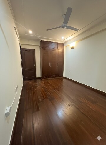 Master Bedroom in 3 BHK Builder Floor at Kalkaji – for Rent