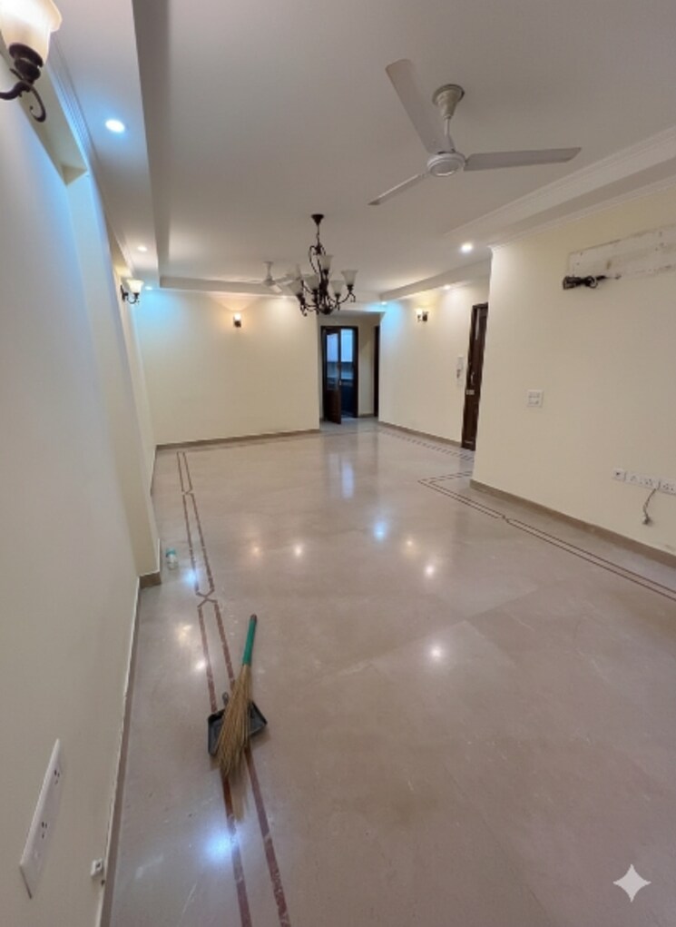 Living Room, kalkaji 3 Bedroom 2100 Sq.Ft. Builder Floor In Kalkaji Delhi 9705992