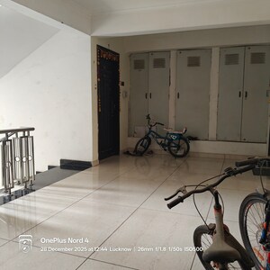 Parking in 3 BHK Apartment at Omaxe R2, Gomti Nagar – for Sale