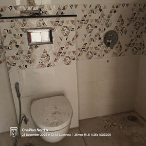 Bathroom in 3 BHK Apartment at Omaxe R2, Gomti Nagar – for Sale
