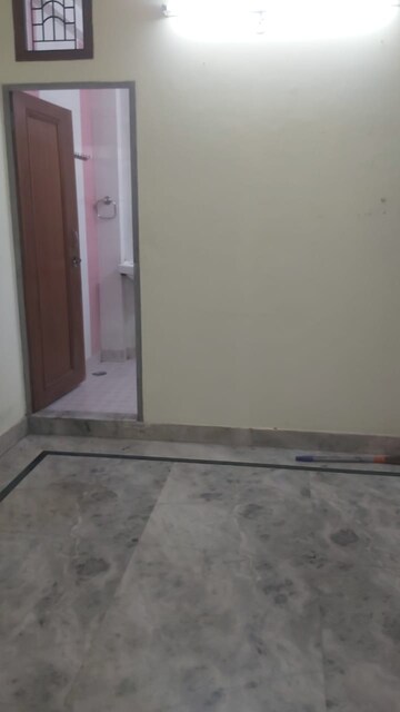Room in 1.5 BHK Builder Floor at Mayur Vihar – for Rent