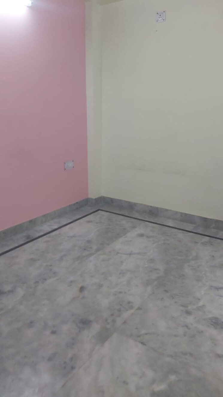 Room, mayur vihar 1.5 Bedroom 400 Sq.Ft. Builder Floor In Mayur Vihar Delhi 9706005