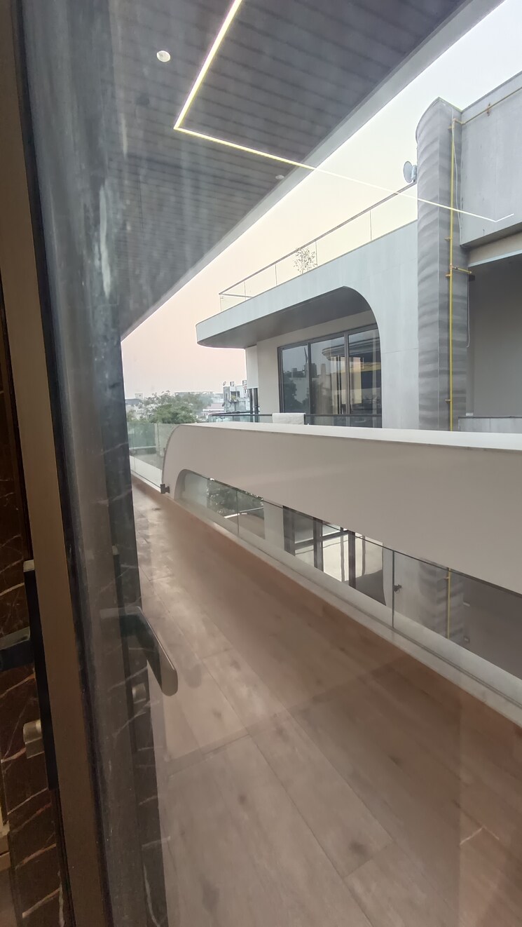 Balcony, greater kailash i 4 Bedroom 500 Sq.Yd. Builder Floor In Greater Kailash I Delhi 9706016