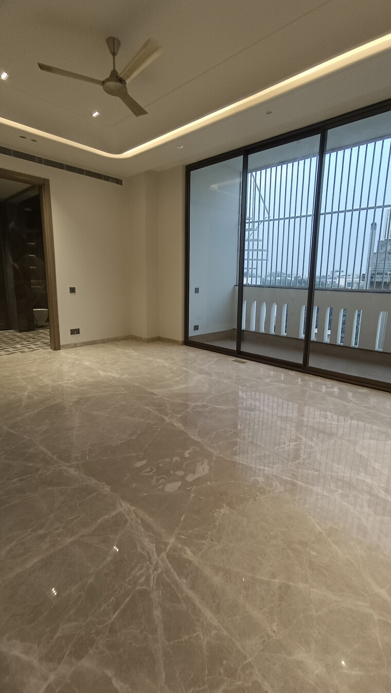 Room, greater kailash i 4 Bedroom 500 Sq.Yd. Builder Floor In Greater Kailash I Delhi 9706016