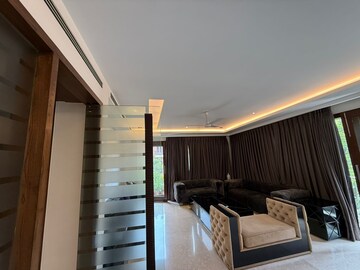 Balcony in 4 BHK Apartment at Safdarjung Enclave – for Rent