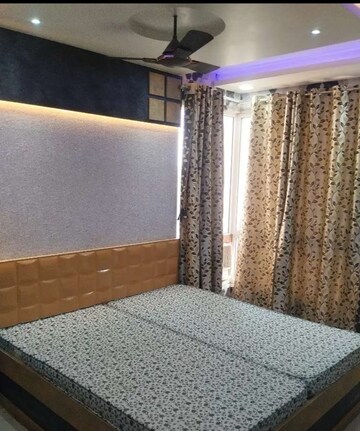 Bedroom in 3 BHK Apartment at Omaxe R2, Gomti Nagar – for Rent