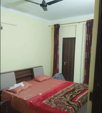 Bedroom in 3 BHK Apartment at Omaxe R2, Gomti Nagar – for Rent