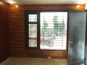 Room in 2 BHK Builder Floor at Dhakoli – for Sale