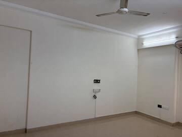 Room in 2 BHK Apartment at Satellite Tower, Goregaon East – for Rent