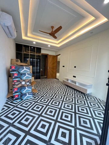 Bedroom in 4 BHK Builder Floor at Sector 81 – for Rent