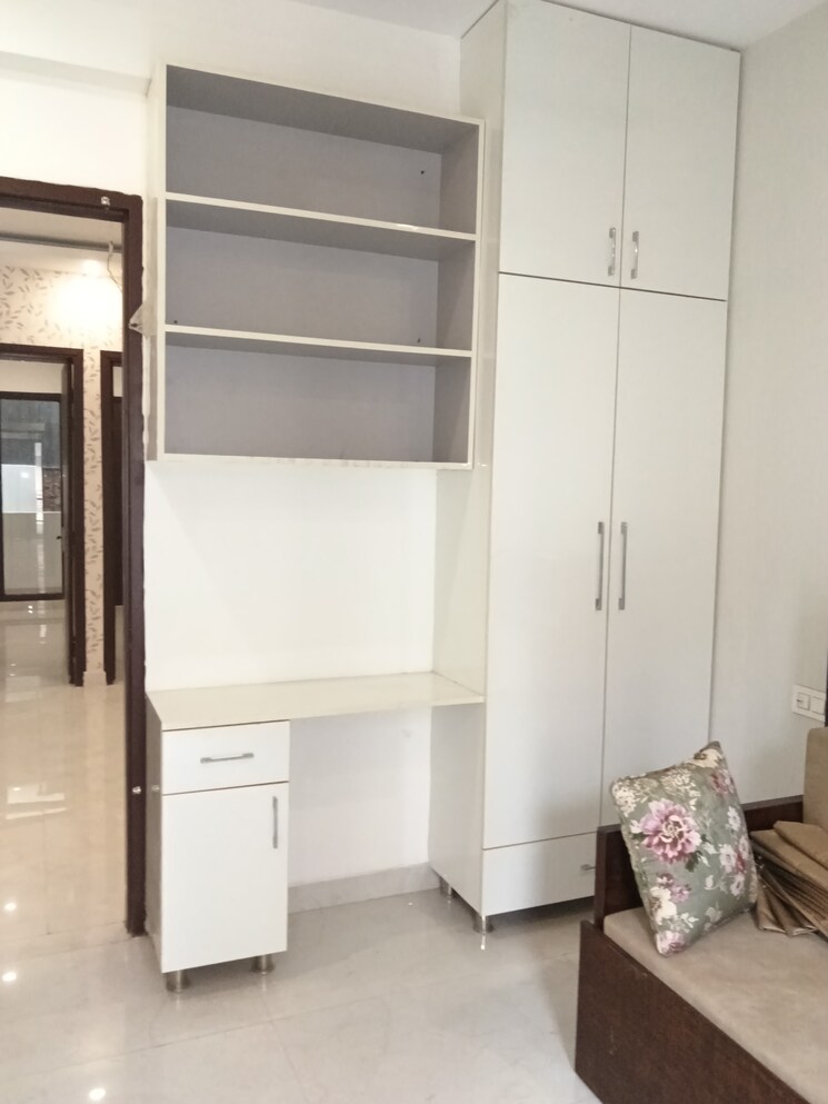 Room, pir machalla 4 Bedroom 122 Sq.Yd. Builder Floor In Pir Machalla Zirakpur 9706069