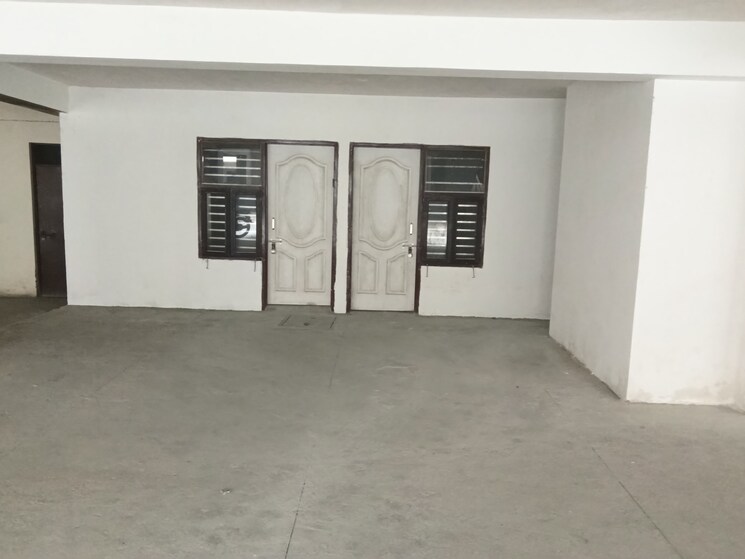 Room, pir machalla 4 Bedroom 122 Sq.Yd. Builder Floor In Pir Machalla Zirakpur 9706069