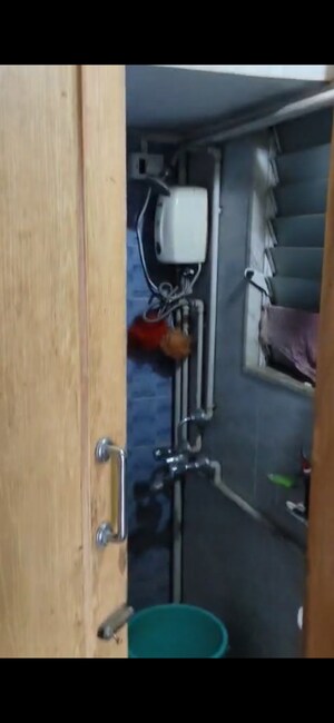 Furnished Amenities in 1 BHK Apartment at Omkar Vayu, Mahim – for Rent