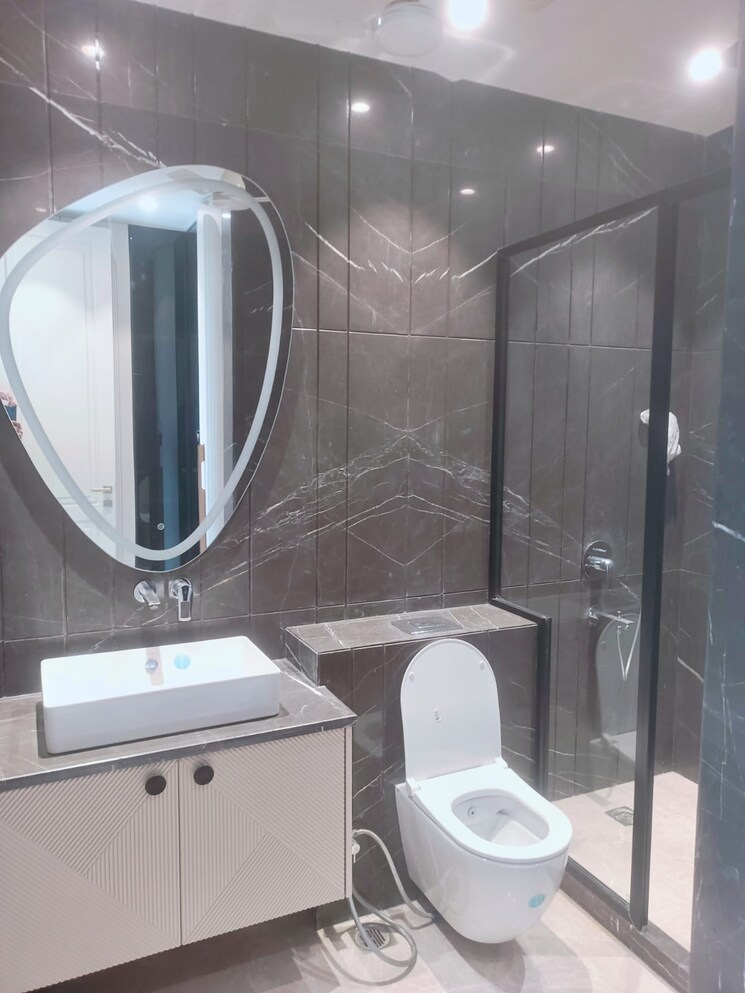 Bathroom, hauz khas 3 Bedroom 2000 Sq.Ft. Builder Floor In Hauz Khas Delhi 9706098