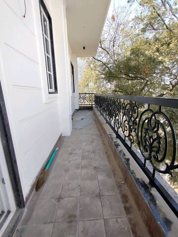 Balcony in 2.5 BHK Builder Floor at Palam Vihar – for Rent