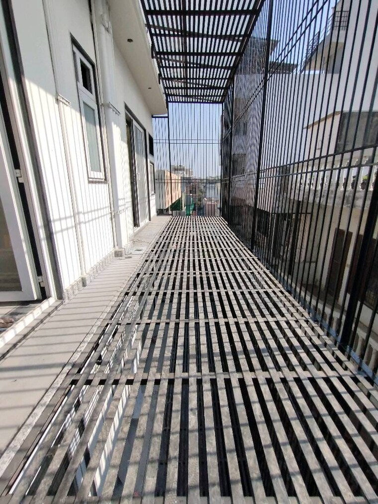 Balcony, palam vihar 2.5 Bedroom 1400 Sq.Ft. Builder Floor In Palam Vihar Gurgaon 9706126