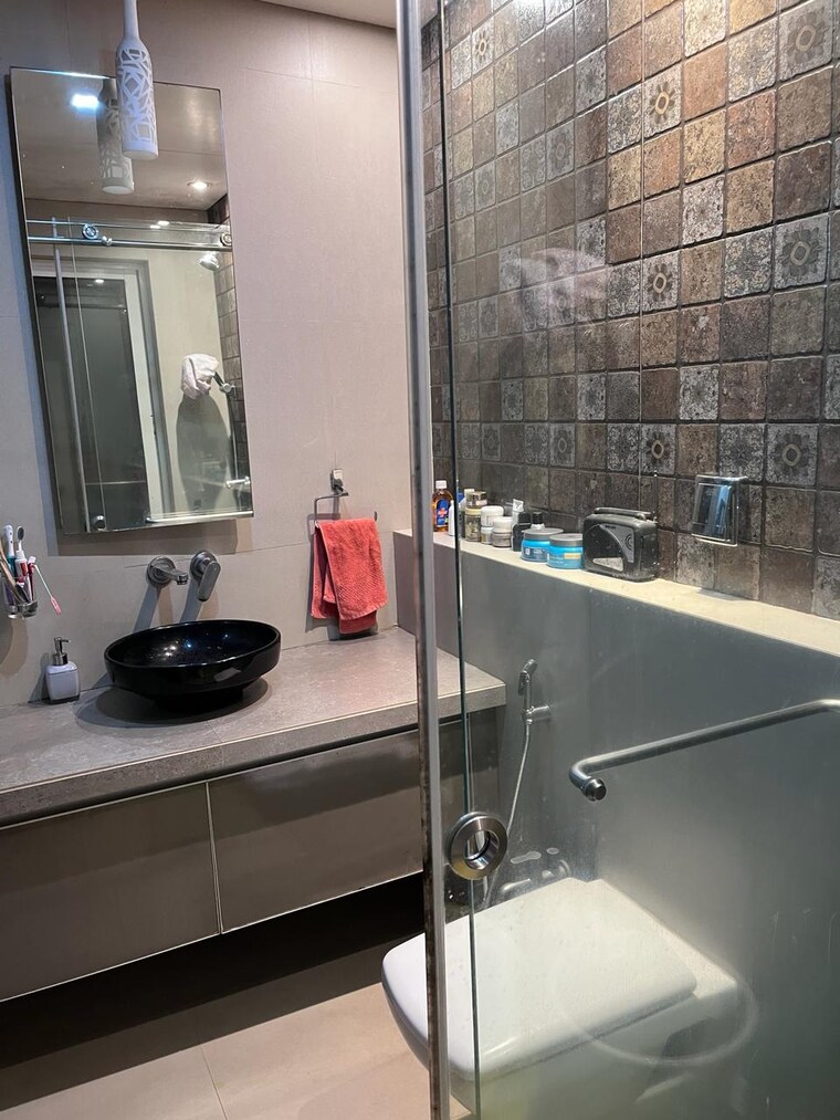 Bathroom, abhinav-pebbles-urbania 3 Bedroom 1250 Sq.Ft. Apartment In Bavdhan Pune 9706170